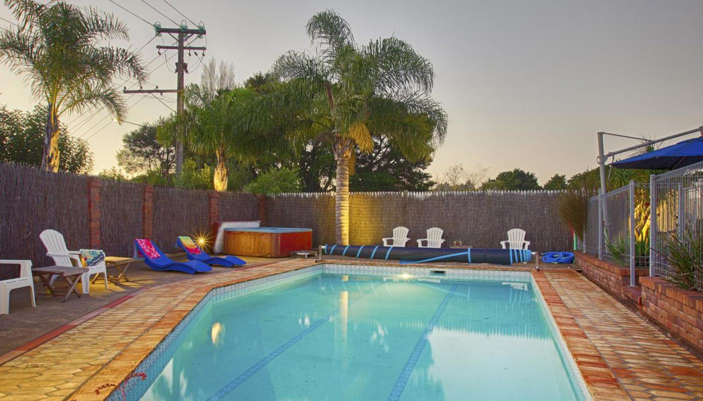 Deep pool