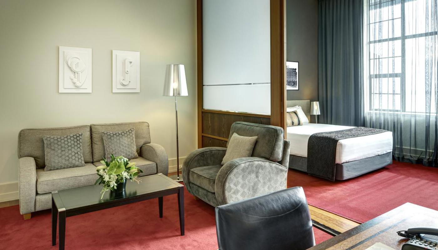 Deluxe Suite Hotel Wing, living, bedroom